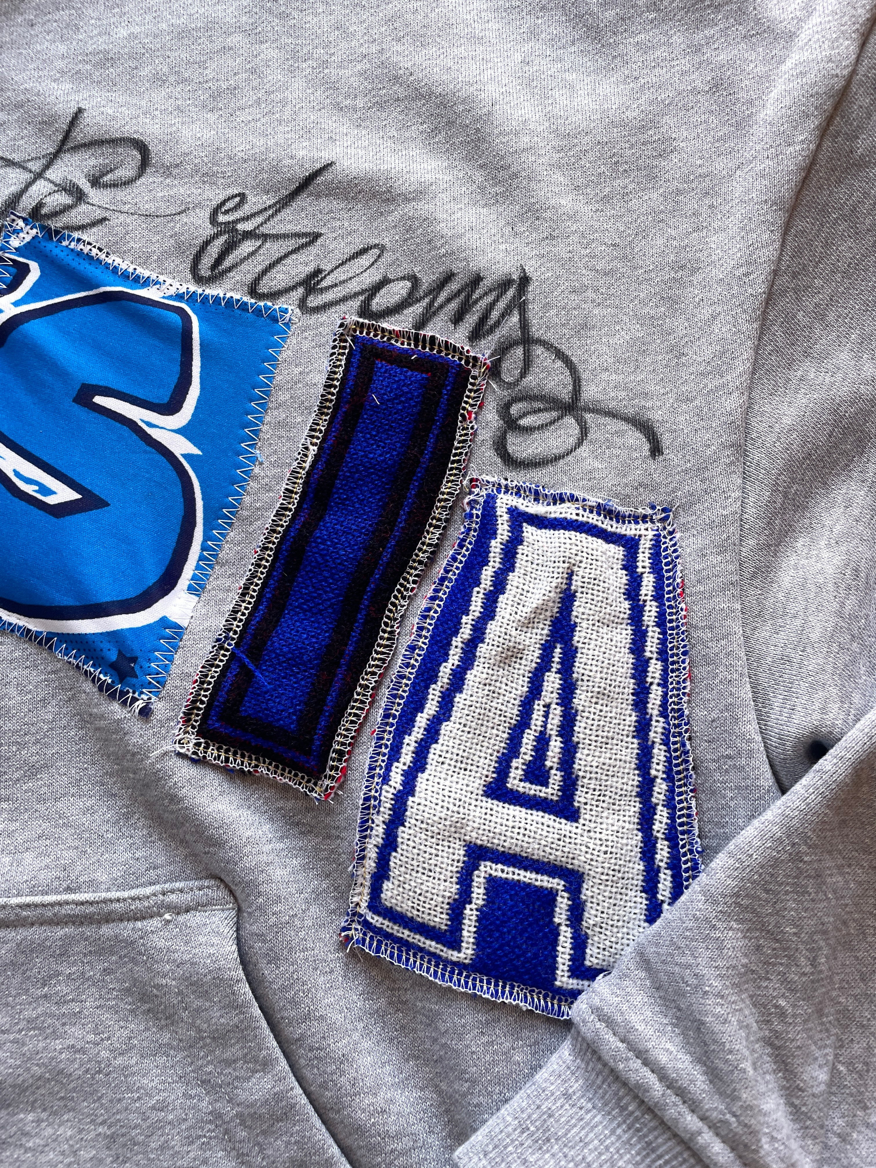 Wide letters patch zip hoodie