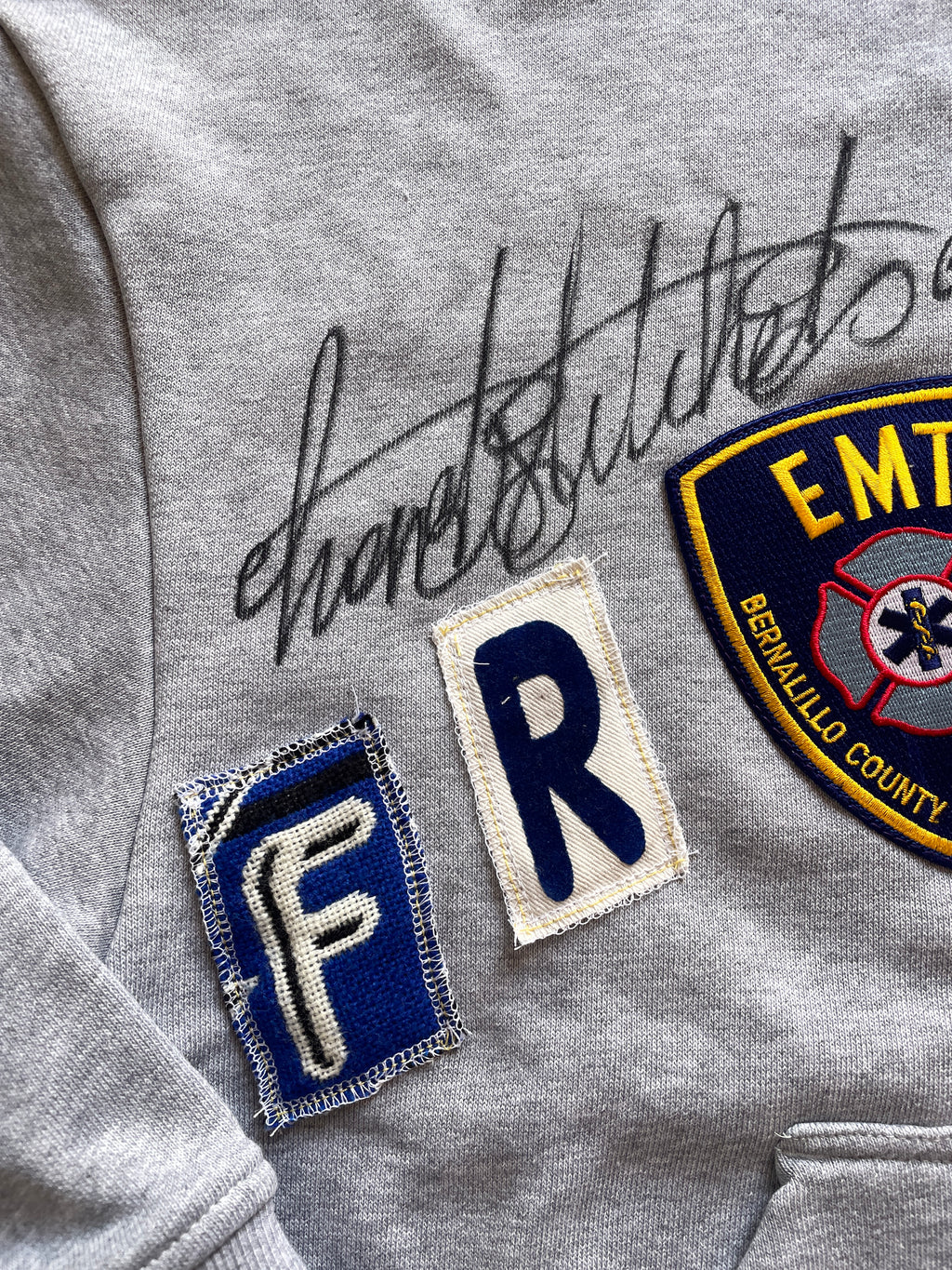 Wide letters patch zip hoodie