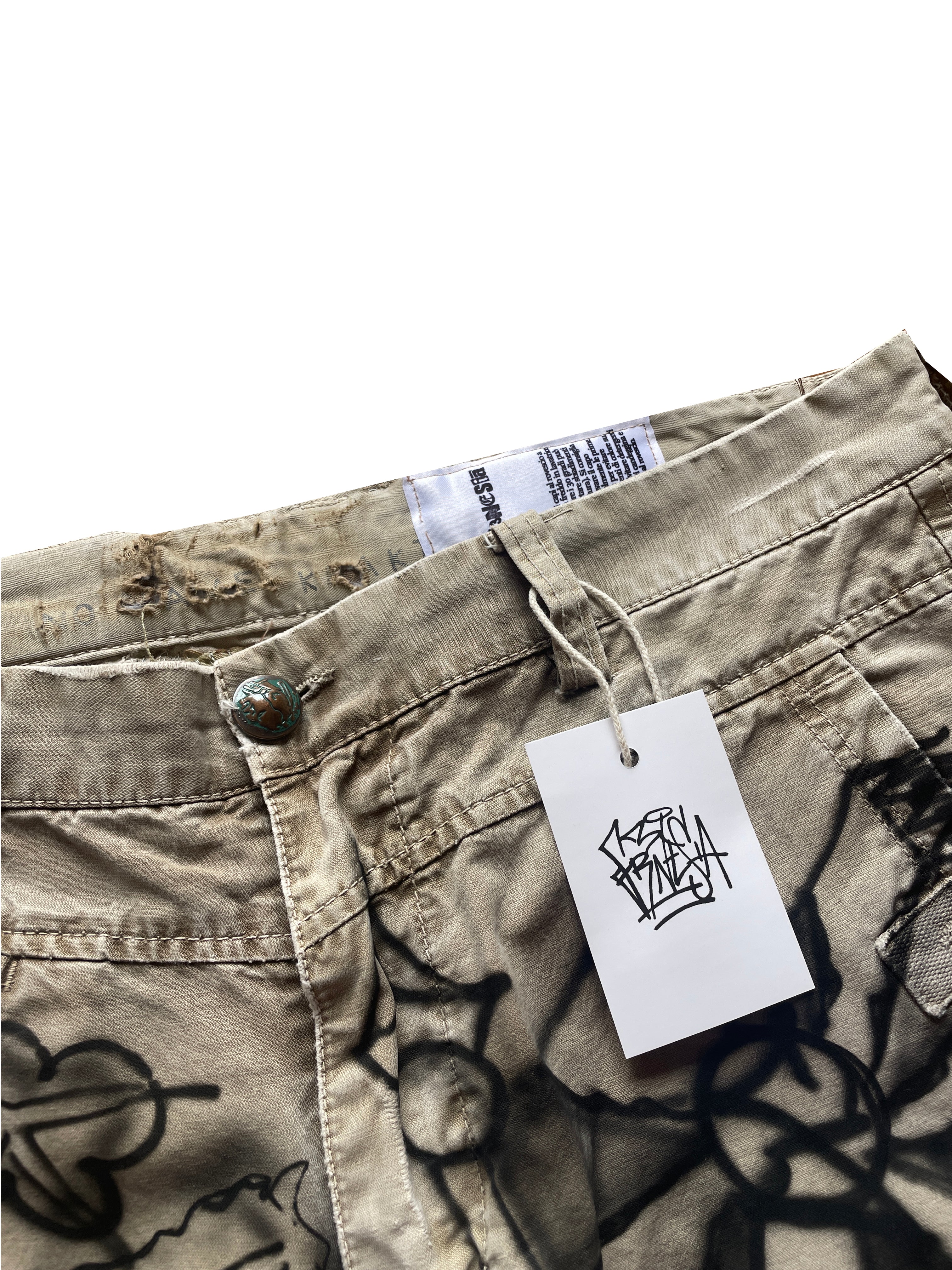 Airbrushed thrashed cargo jorts